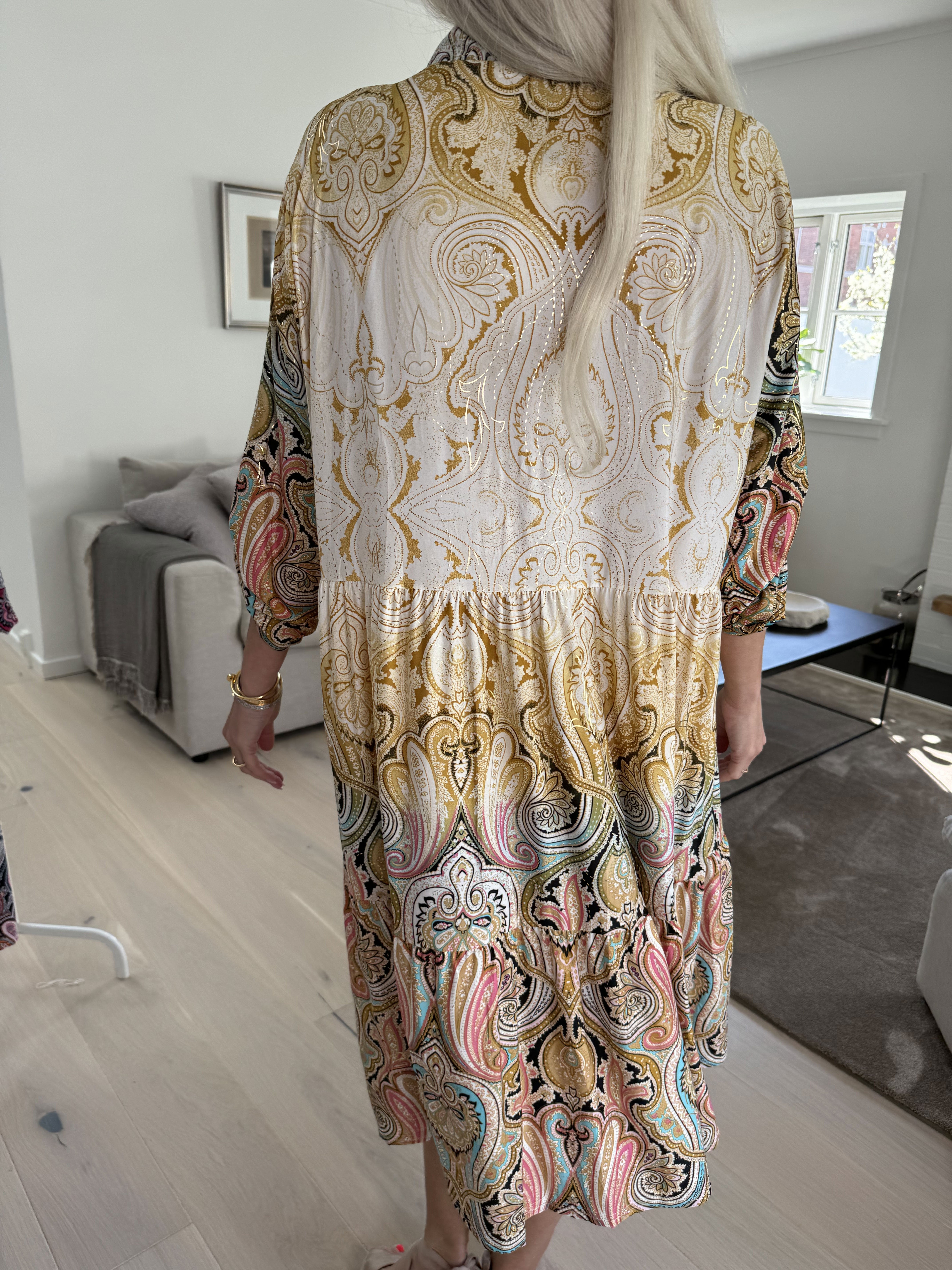 Milano Tamaria Midi - Klä dig i fint tryck i en lager-på-lager-look